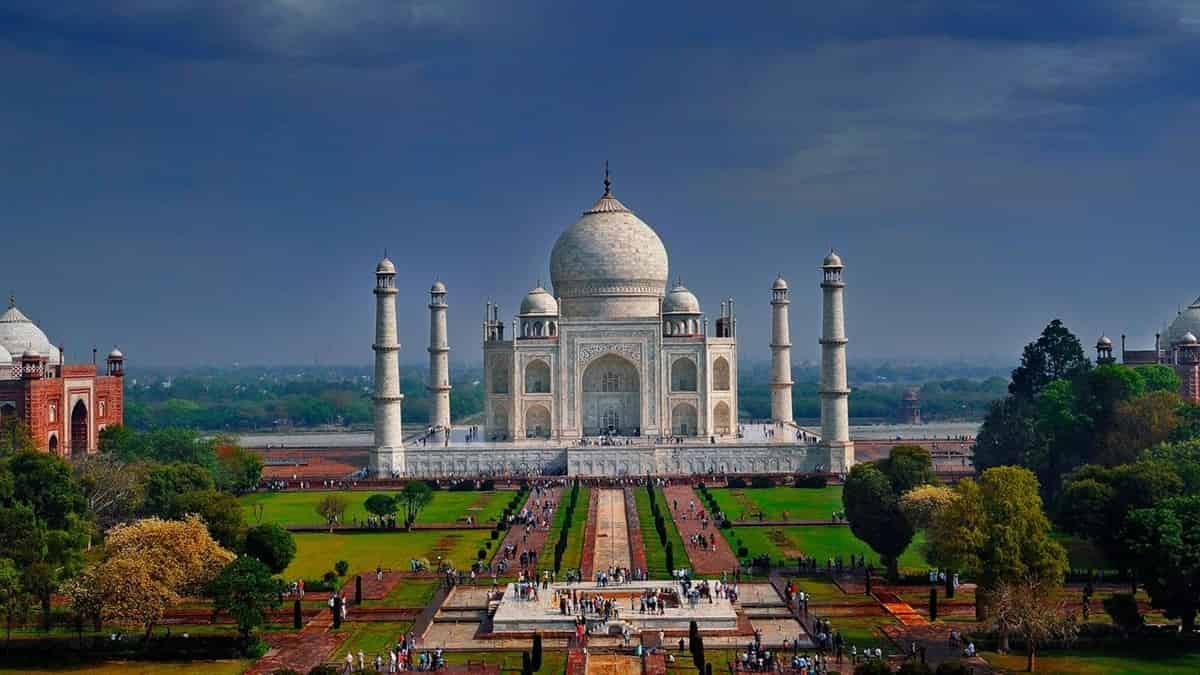 Taj Mahal Ke Baare Mein