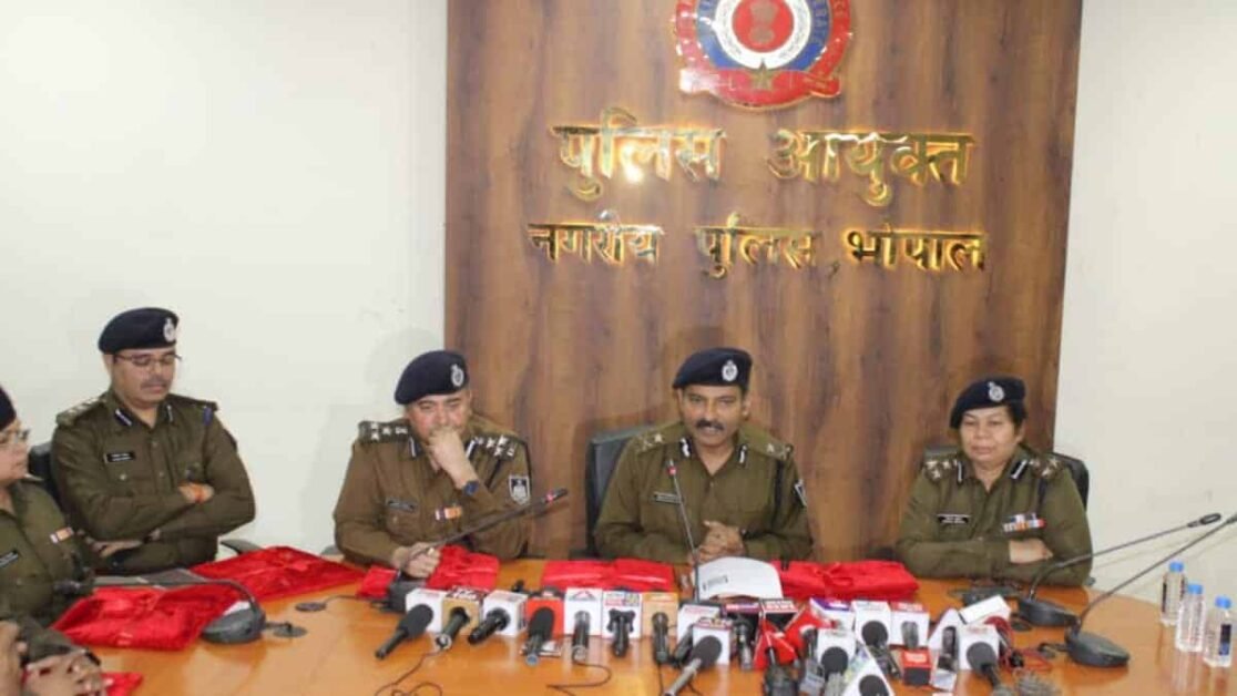 Bhopal Mein Nabaalikon Ka Ghar Chodna